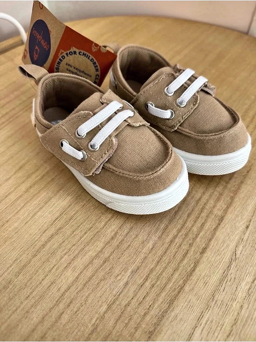 oomphies Jesse Knaki Boat Shoe Boat Shoes Brown & White boys US 5C NWT